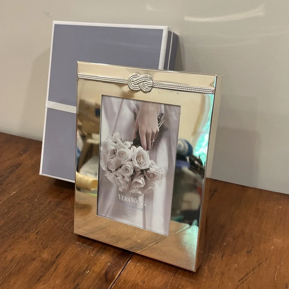 Wedgwood Vera Wang Vera Infinity Frame 5x7 Frame NEW IN BOX and Original Package